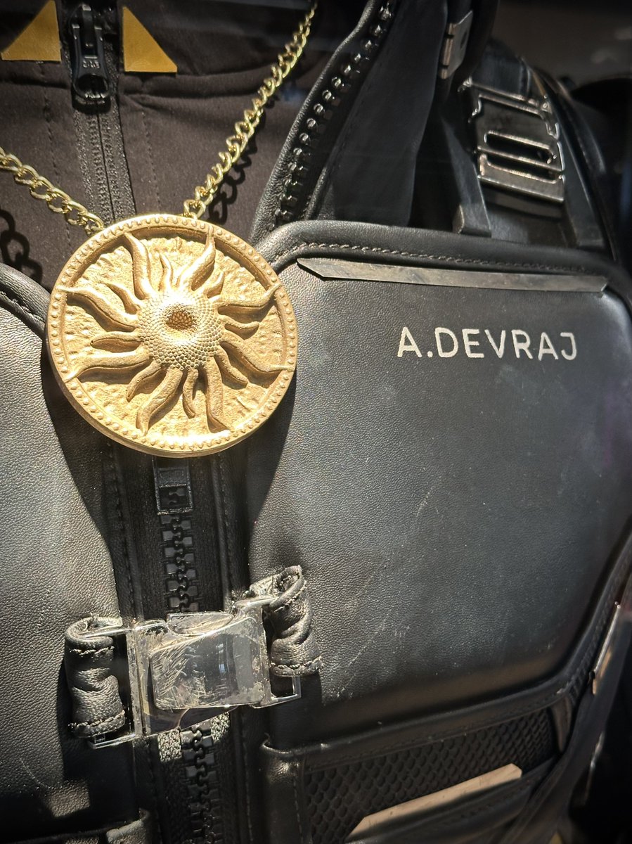 Our office is getting ready for #SAROS launch next year. Welcome to <a href="/Housemarque/">Housemarque</a>, enforcer Arjun Devraj! 🌞