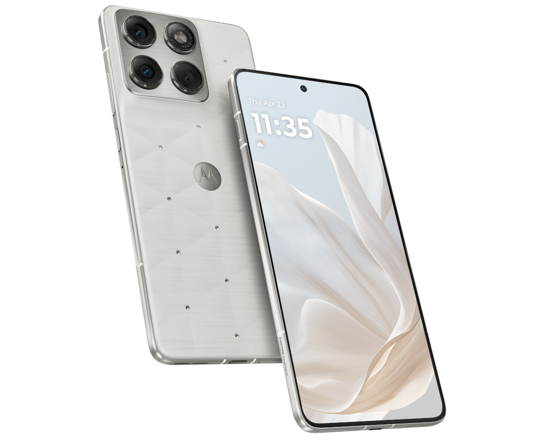 FoneArena's tweet image. motorola edge 70 Cloud Dancer Pantone Color of the Year 2026 special edition featuring crystals by Swarovski announced fa2.in/eoyy6 #ColoroftheYear #COY2026 #motorolaedge70