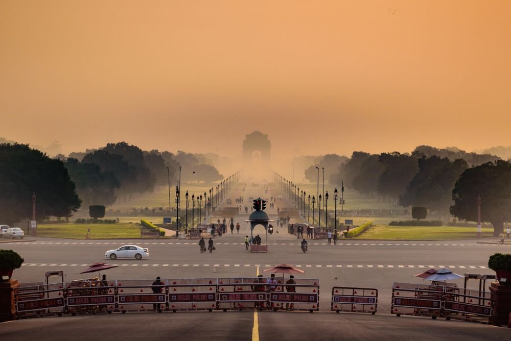 TheDailyPioneer's tweet image. Tackling Delhi’s pollution, the writer argues, requires abandoning the annual ritual of panic and instead confronting the structural, year-round emissions that winter merely exposes. Stubble burning is only one piece of a much larger system: vehicles, industries, waste burning,…