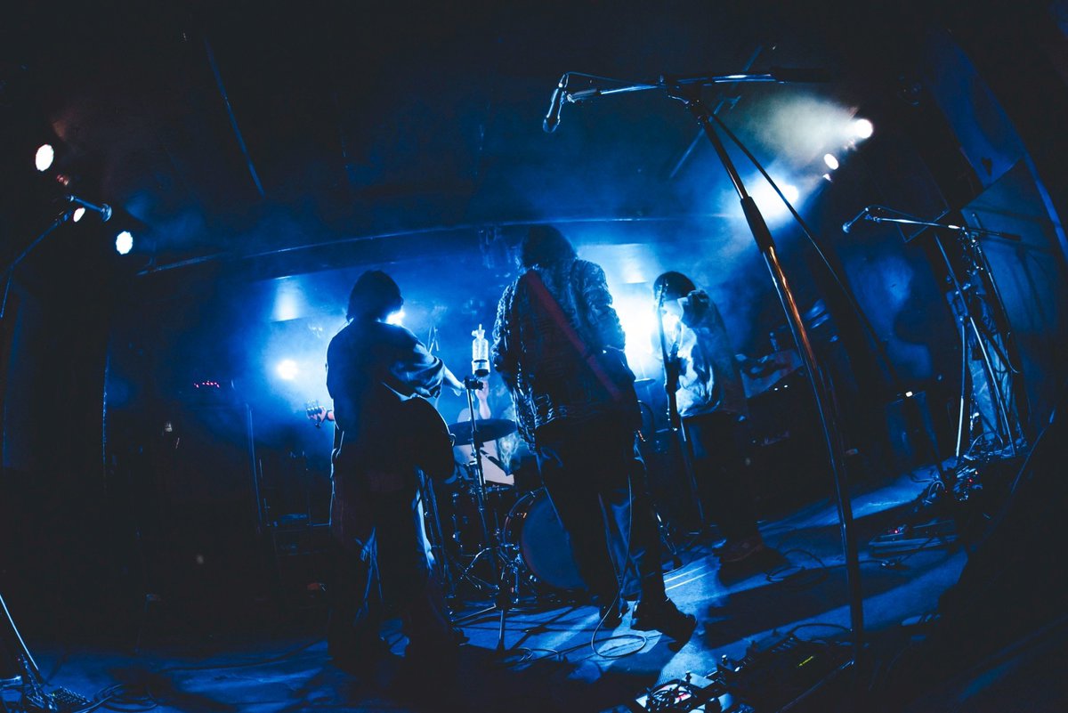 「今年出会ったかっけぇバンド」を軸に作った企画当日
誘ったバンドのライブを見ていて出会った時の情景が浮かんだり
フロアにも今年出会った人たちも来てくれていて
ちょっと早いけど良い一年だったなと、
今年3回目の企画、開催して大正解でしたありがとう！またライブハウスで！🕺