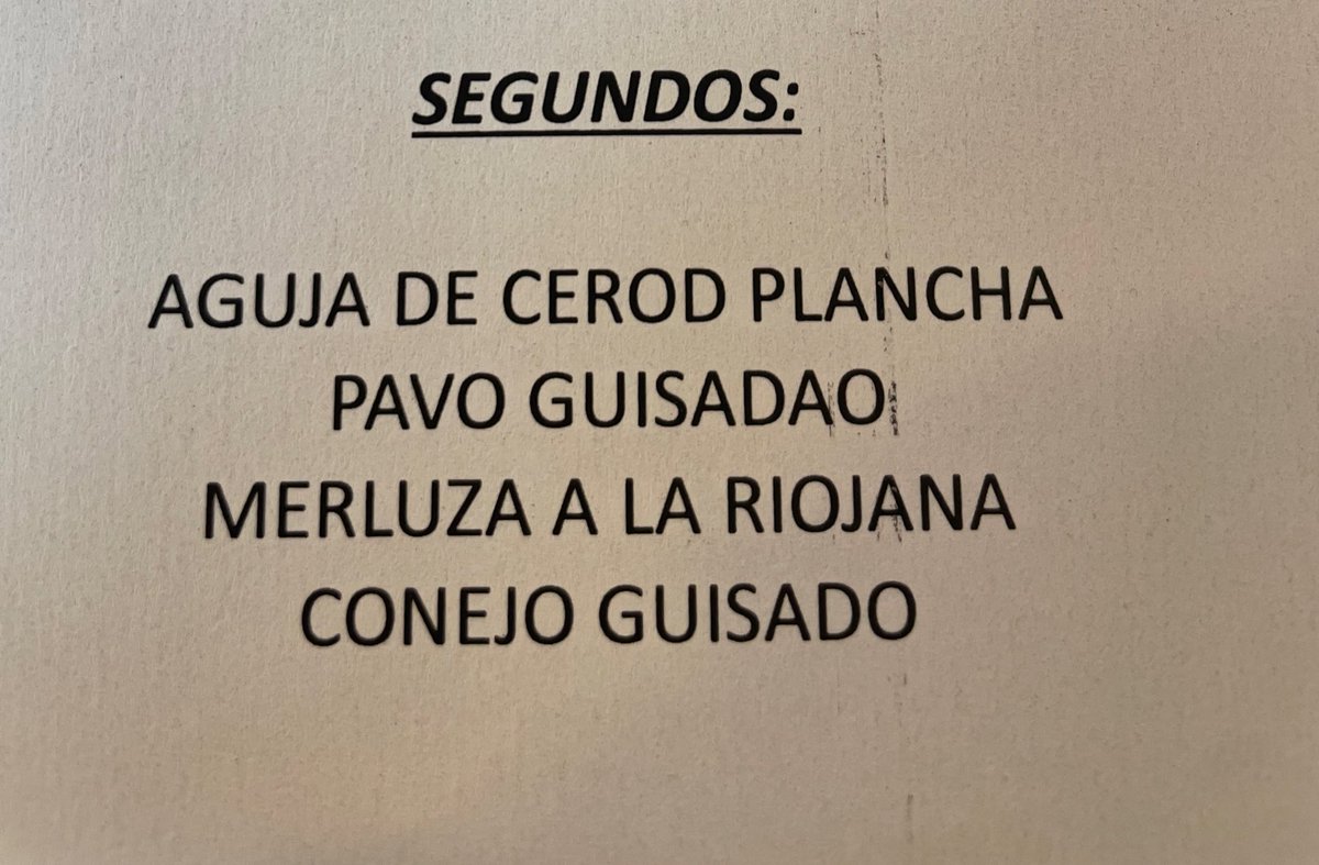En este bar necesitan poner #uncorrectorensuvida. 🤣
