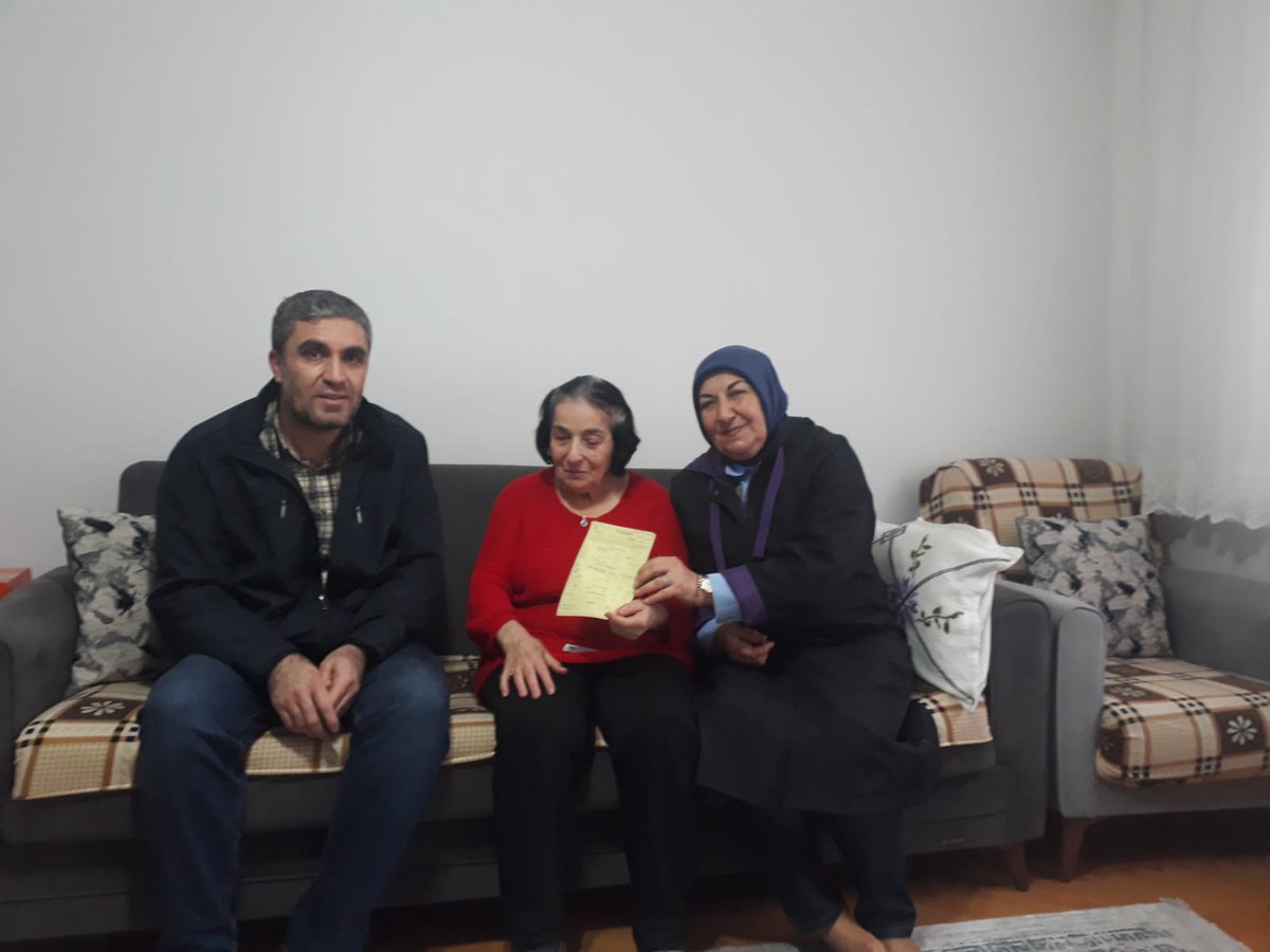 Meclis Üyemiz Canan BARAN İZGİ Ve Yönetim Kurulu Üyemiz Ünal ALTUNKAYA İle Mahallemizde Ailelerimizi Ziyarette Bulunup Üye Çalışmalarımızada Devam Etmekteyiz.🇹🇷🇹🇷🇹🇷
<a href="/AkpartiAnkara/">AK Parti Ankara</a> <a href="/AkKeciorenResmi/">AK Parti Keçiören</a> <a href="/AKadirkarapinar/">Kadir KARAPINAR🇹🇷</a> <a href="/as_bayindir/">Ahmet Şerif BAYINDIR</a> <a href="/gokayozcan/">Gökay ÖZCAN</a> <a href="/CananBaranizgi/">Canan Baran İzgi</a> <a href="/UnalAltunkaya40/">Ünal ALTUNKAYA 🇹🇷</a>