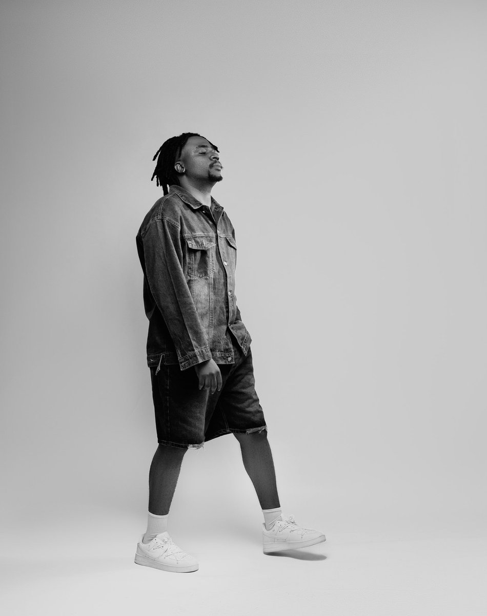 icev2theworld's tweet photo. Stoked to announce that my second studio album GENIUS will be out on Friday, 19th December! To me, Genius is like denim—timeless, versatile, made for every age. You’re genius, I’m #GENIUS 💿 https://t.co/o3iZNAZFHW