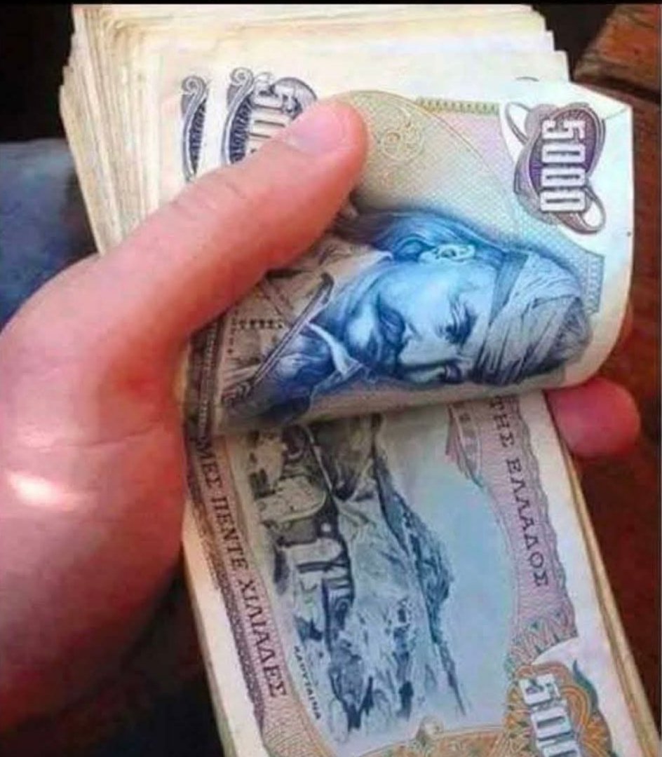 Nefer41967's tweet image. Δώρο Χριστουγέννων το  1999!!
Μη μας κολλάτε  και πολύ...τα ζήσαμε . 😂🤣😂