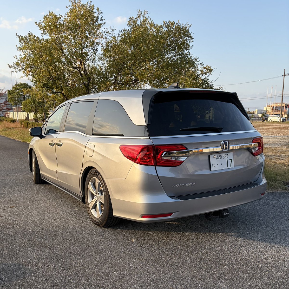 T_zero_sk8's tweet photo. US Honda Odyssey RL6 EX-L（2017）
走行5.0万km / 車検R8.11

シルバー外装本革グレー内装サンルーフCarPlay対応のEX-L。
前オーナー新車並行、室内保管です。

RL6を探している方には満足いただける内容だと思います。
詳細（金額・装備・付属品）はDMでご案内します。
メッセージお待ちしてます。 https://t.co/uzQqi0CkgP