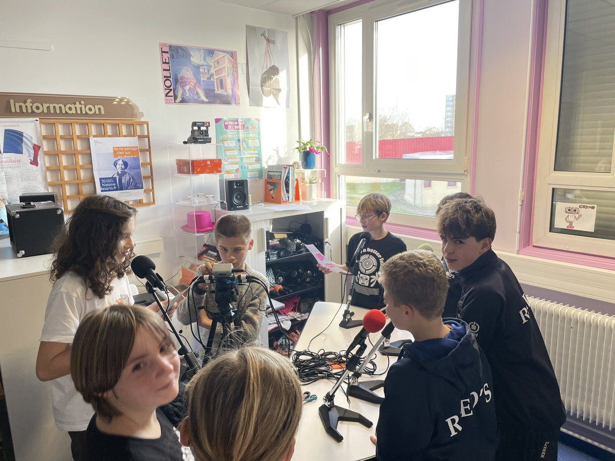 ReedsMFL's tweet photo. A selected few are now on the school radio being asked questions about French culture @ReedsSchool https://t.co/BvG0Awmw4x