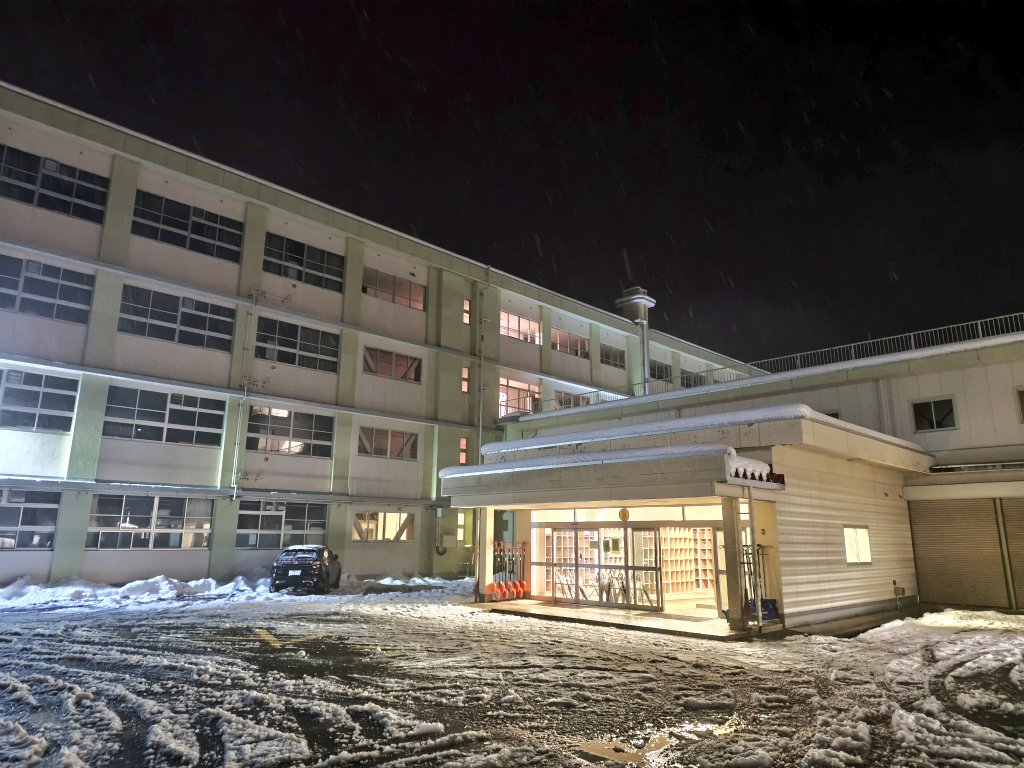 NoA_wind_tuba's tweet image. はぁ〜楽しかったっ♬.*ﾟ
ボケたらツッコミ入るし、演奏もメッチャ前向きだし！インフルが猛威を振るう中でもみんな参加!!笑いの絶えない合奏練習メッチャ充実!!!
外出たら雪＆凍結🥶明日の朝は-6℃らしい。
#吹奏楽部 #音楽は心 #KWB