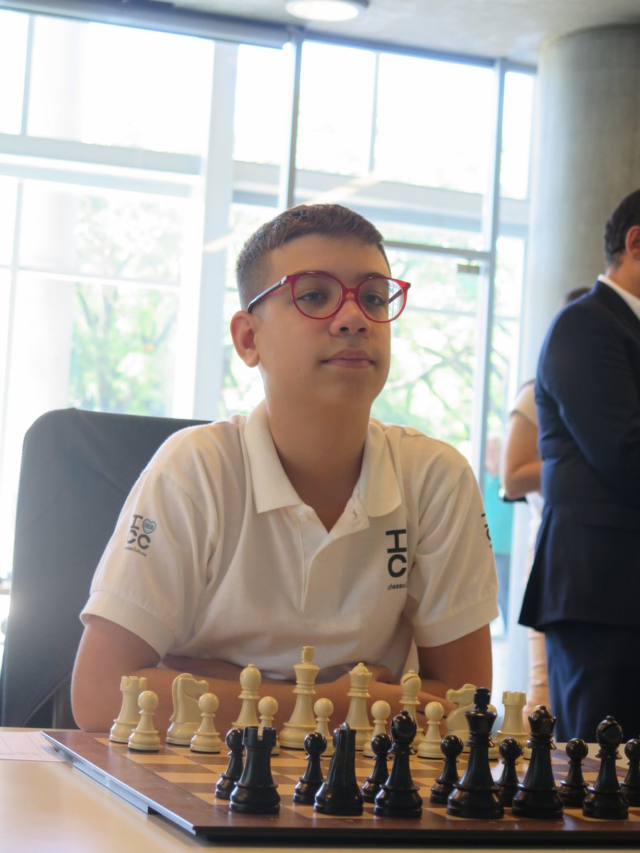 #DiegoFlores puso fin al sueño de <a href="/FaustiOro/">Faustino Oro</a> en el #campeonato #Argentino de #Ajedrez... y te lo cuento en <a href="/infobae/">infobae</a> <a href="/infobaedeportes/">Infobae Deportes</a> 
infobae.com/deportes/2025/…

Pero desde el lunes, #Faustino comienza el Magistral #SzmetanGiardelli para la norma de GM del 8 al 16DIC