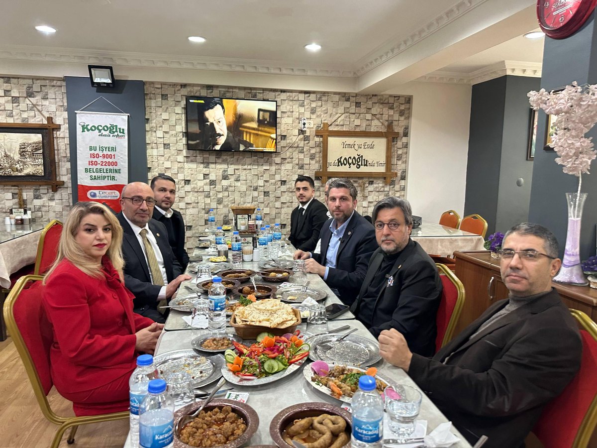 Cumhurbaşkanlığı Tarım ve Gıda Politikaları Kurulu Üyesi, TÜRES Derneği Genel Başkanı Sayın <a href="/RamazanBingol/">Ramazan Bingöl</a>'e Elazığ'ımızın eşsiz lezzetlerini Koçoğlu'nda tattırdık.

Şehrimizin eşsiz gasronomi varlığını önce Türkiye'ye sonra tüm dünyaya tanıtmaya kararlıyız.