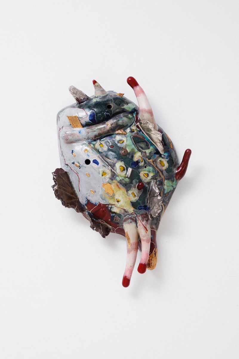 手描き大漆花台の骨董品です 半透明の身体〉 Translucent body H150×D137×W380mm Clay , glaze