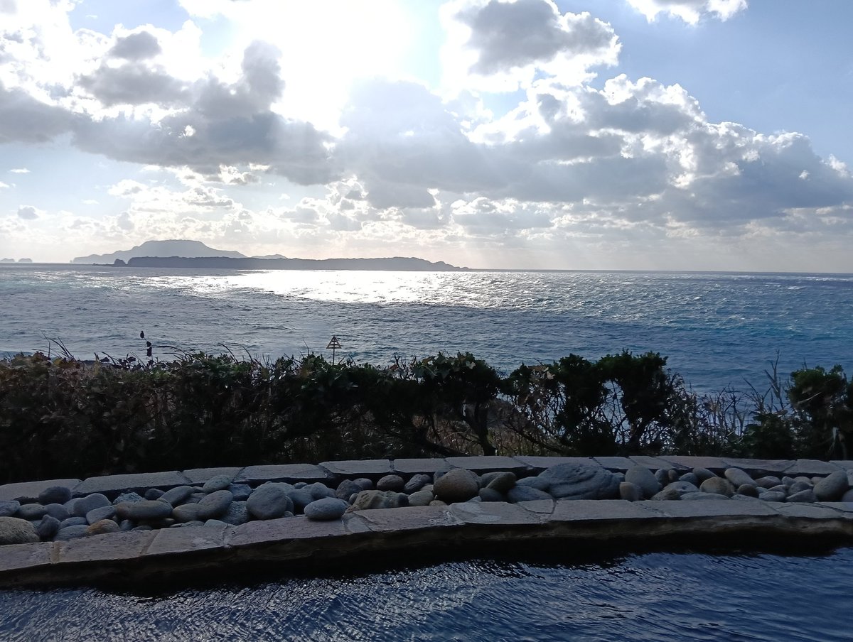 USK06's tweet photo. 警備員のとある1日
 #メモ
 #新島 https://t.co/KnOjNRpY7a