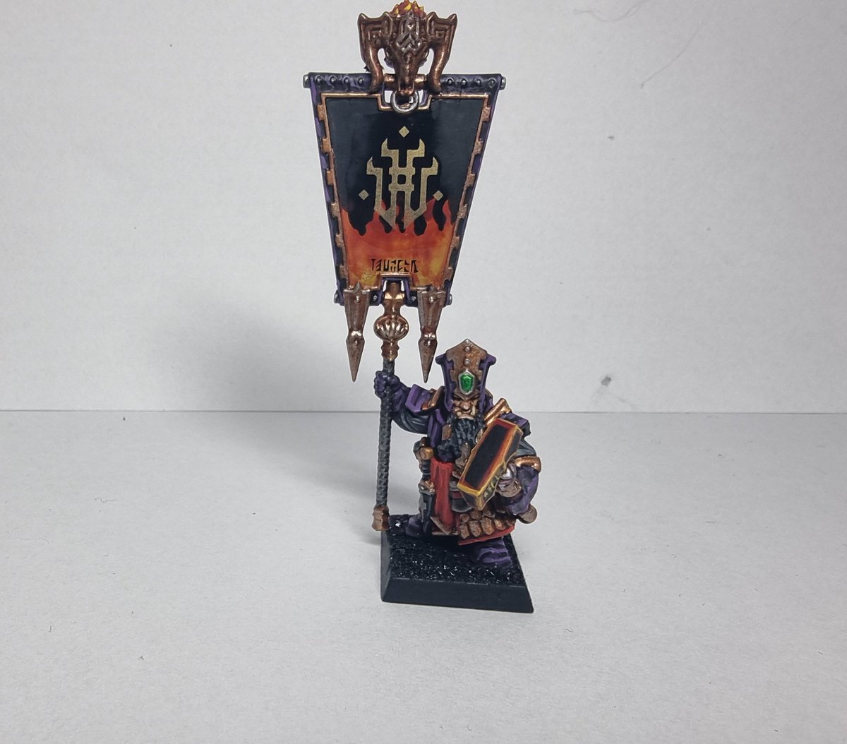 SplitfireGamin1's tweet photo. Upgraded my Infernal Castellan 

#Warhammer #ChaosDwarfs #Hashut https://t.co/DdENEjkbRT