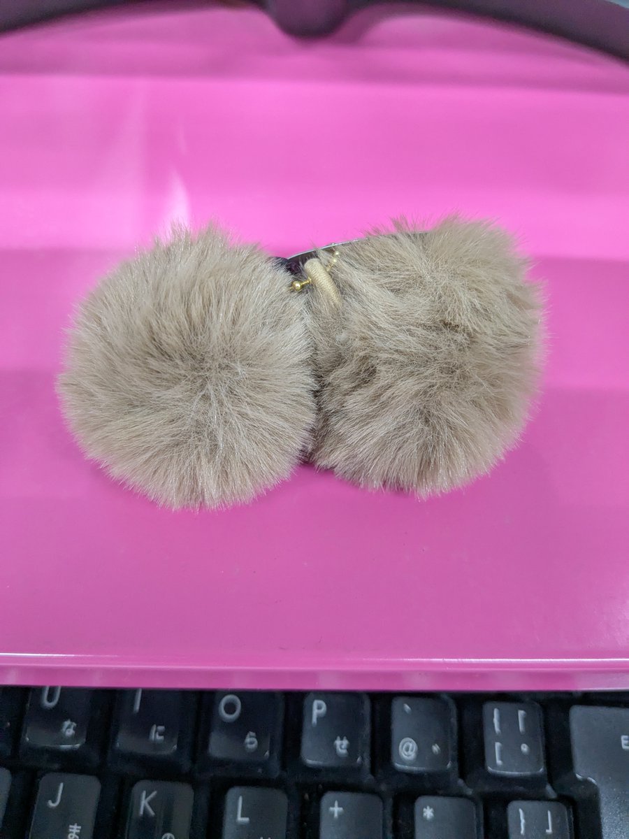 こんにちは！はじめです🫡 先日出社すると私のデスクに・・ 確か