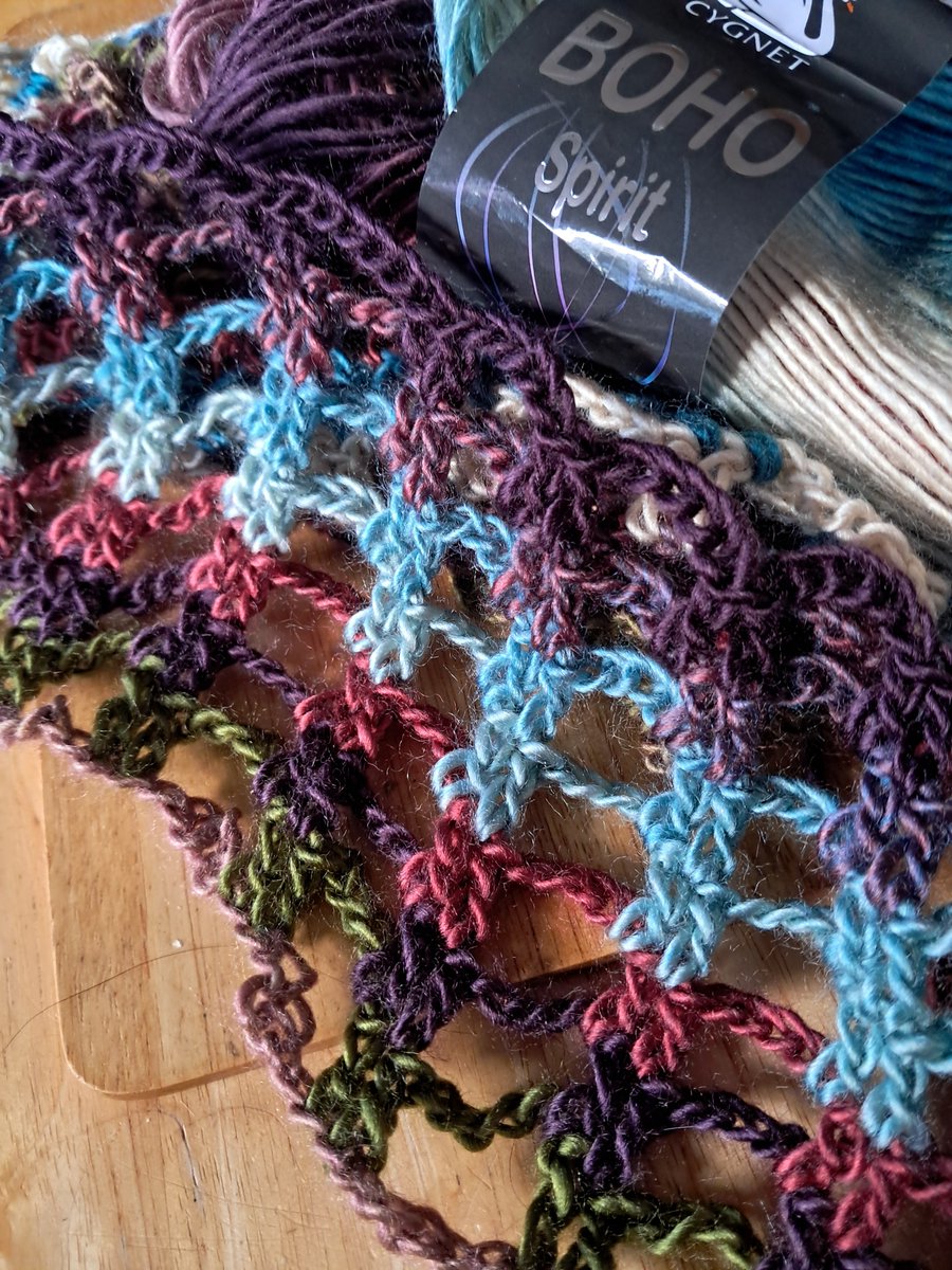 crochet_crafter's tweet photo. I took a break from the Brioche crochet to do some mindless crochet while I watched last episode of Accused on #Netflix 
It was ment to be a one ball #StashBusting project but as blue was the last colour (and not my favorite colour in this mix) I've just added a row of burgundy. https://t.co/QZFBFrwepd