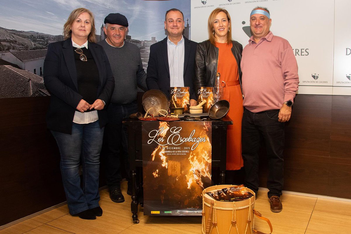 Jarandilla de la Vera ha presentado oficialmente la nueva edición de 🔥Los Escobazos🔥, en la sala de prensa de la <a href="/DiputacionCC/">DiputacionCC</a> , una de las celebraciones más emblemáticas de la comarca y Fiesta de Interés Turístico Nacional.
#losescobazos
#jarandilladelavera

<a href="/Turismo_DipCC/">Turismo Provincia Cáceres</a>