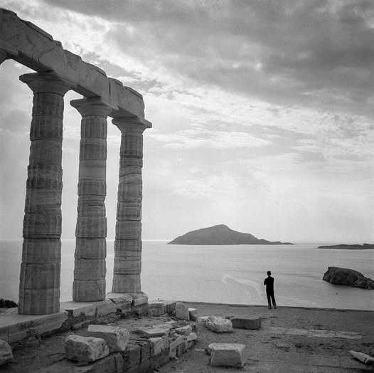 literlandweb1's tweet image. "Ya vendrán días mejores. Hay que vivir para verlos, ante todo hay que vivir". 
Irène Némirovsky
📷Robert McCabe