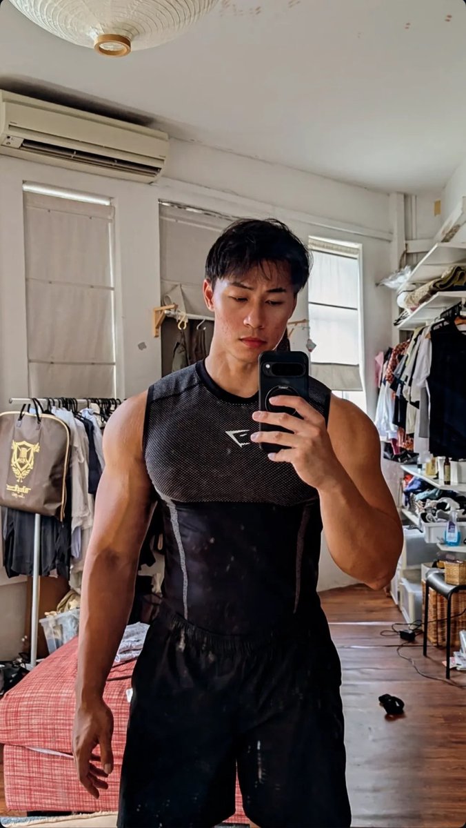 Hunkmusc's tweet photo. God.. finally finished my work, let’s do some chitchat with me, i think i need someone who can do dirty talk with me so.. ada yang mau? like aja, nanti disamperin. https://t.co/U5atm4wzyn