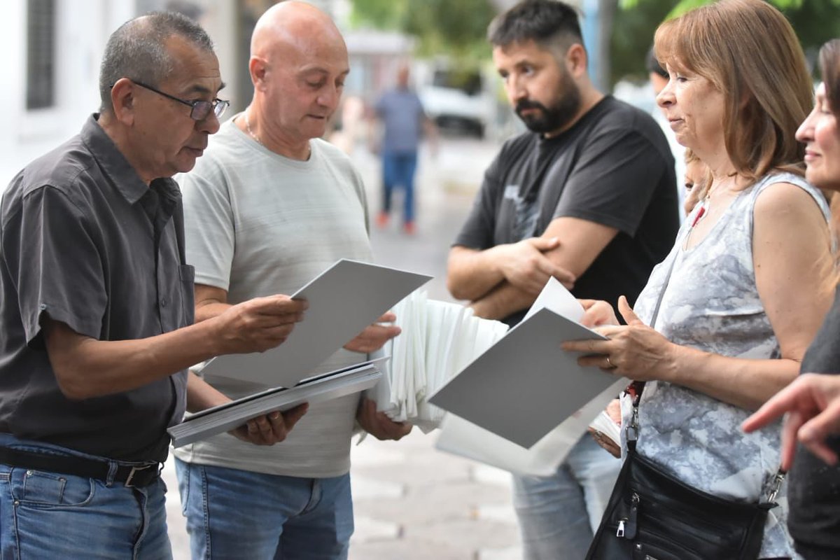 Inauguramos una nueva central comunitaria 🚨

Cada vez más vecinos se suman al sistema de alerta comunitaria de Godoy Cruz, fortaleciendo la seguridad y el trabajo en conjunto en cada barrio.
