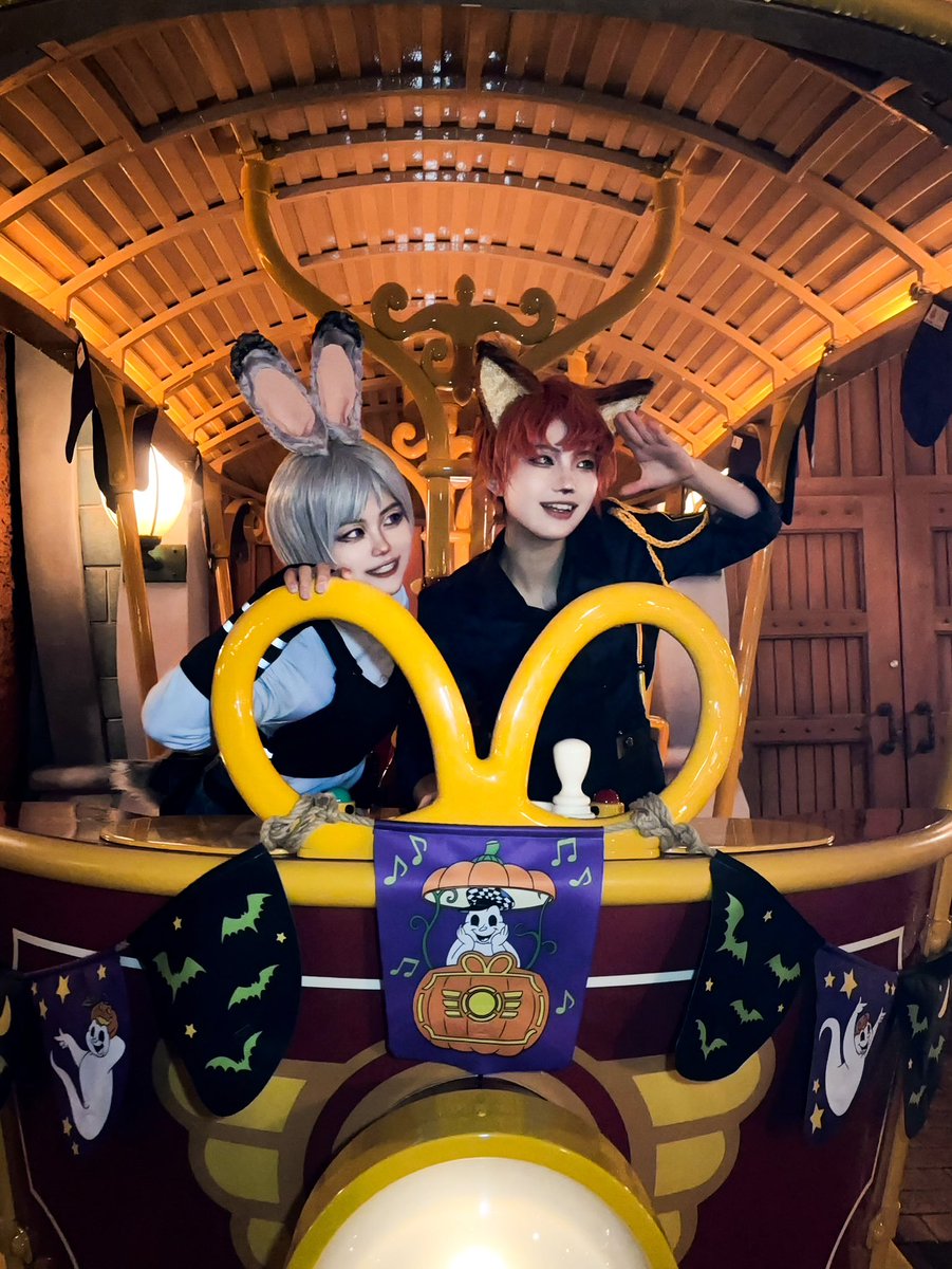 さぁ、どこへ行こうか

🐰🦊

#ズートピア仮装 
#ニック仮装 
#ニック・ワイルド仮装
#Dハロ仮装  #Dハロ仮装2025