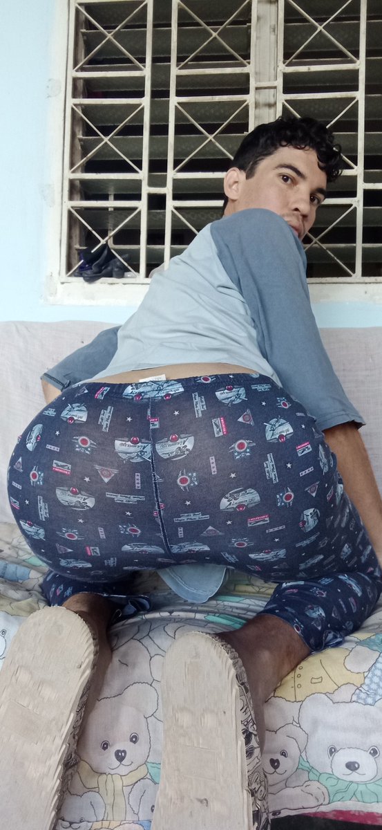 brian18_b's tweet photo. Si hace frío por la mañana méteme el guebo pa calentarme https://t.co/QNWAEkdeZ2