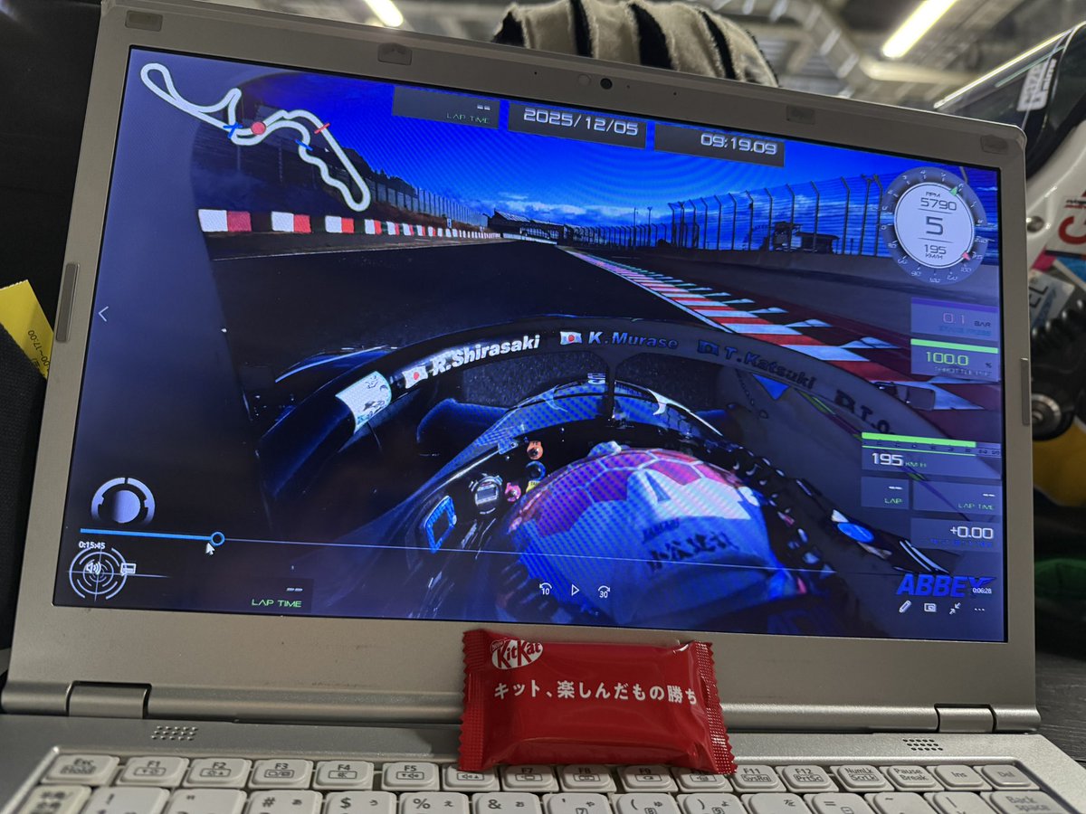 039Fe1's tweet photo. SUZUKA CHAMPION CUP RACE
Final round
Day.1 Fin
#29 E-NEEDSエブリ赤坂v.Granz
#ENEEDS
#エブリ赤坂
#DRYBARSIM
@drybar_sim https://t.co/RYYm0cmyoA