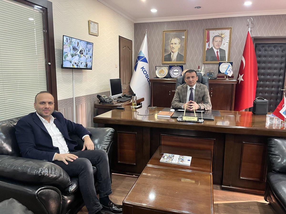 KOSGEB Şanlıurfa Müdürlüğü’nü ziyaret ettik.Şanlıurfa’daki girişimcilik ve destek programları üzerine istişarelerde bulunduk.

Nazik misafirperverliği için KOSGEB Müdürü Metin Gülmen’e  teşekkür ediyor, KOSGEB’in ilimizdeki girişimcilik ve kalkınma odaklı çalışmalarında başarılar