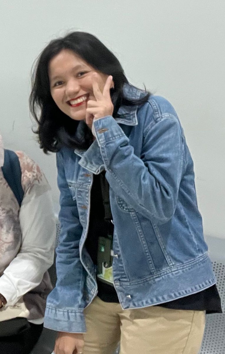 monangrie's tweet photo. @kresbung ps: foto kakakku dan aku https://t.co/WOwnvDlK5W