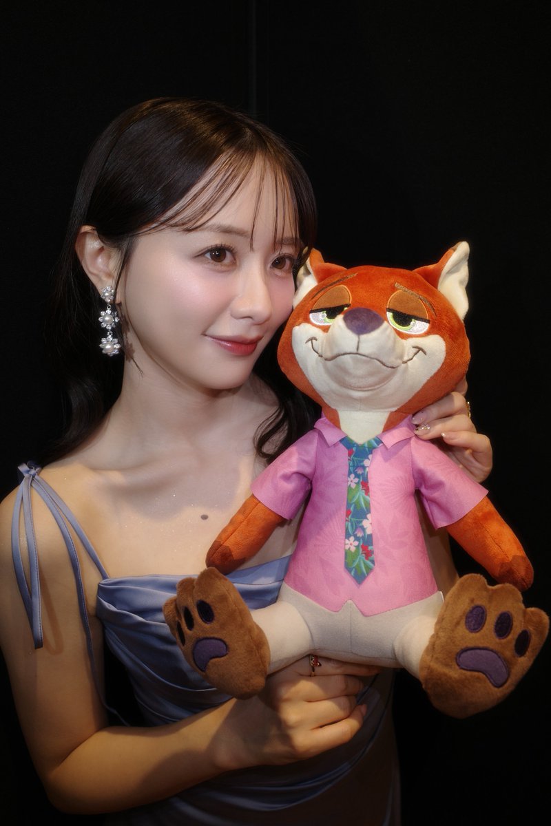 ズートピア2』🦊🐰 レッドカーペットを歩かせて頂きました！ まっすぐ