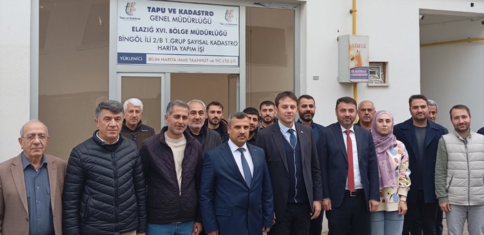 Bölge Müdürümüz Sayın M. Afşin ALTINÖZ, Kadastro Şube Müdürümüz Sayın O. Kürşat CAMCI ile birlikte Bingöl 2/B Kadastro Şantiyesini ziyaret ederek yerinde incelemelerde bulunmuştur.
Ziyarette, Bingöl Kadastro Müdürümüz Sayın Hasan Ali BEYAZIT’ ta hazır bulunmuşlardır.<a href="/tkgmgovtr/">Tapu ve Kadastro</a>