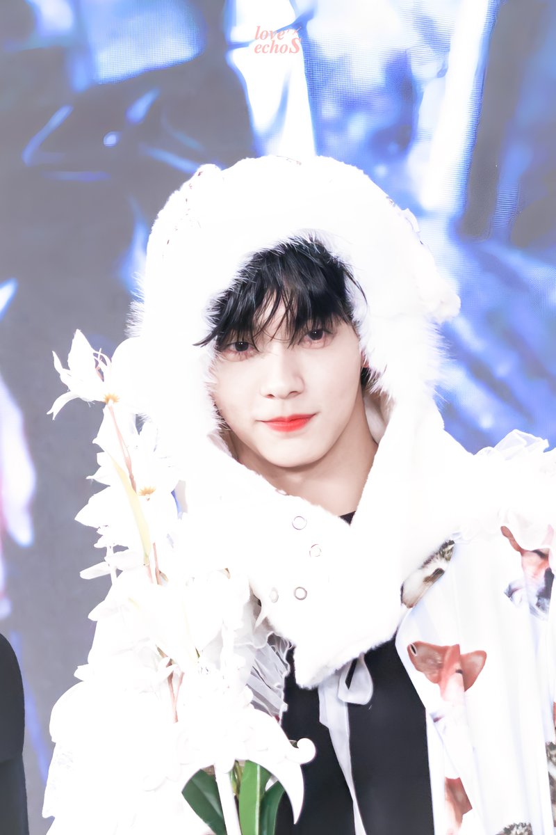 생축~생축~~
ㅋㅋ 수빈 생일축하해요~~

#25SilverPagesofSoobin
#눈토끼수빈과함께하는_하이얀행복
#スビンの存在がMOAの宝物
#수빈 #SOOBIN #ソビン
#투바투 #투모로우바이투게더
#TOMORROW_X_TOGETHER