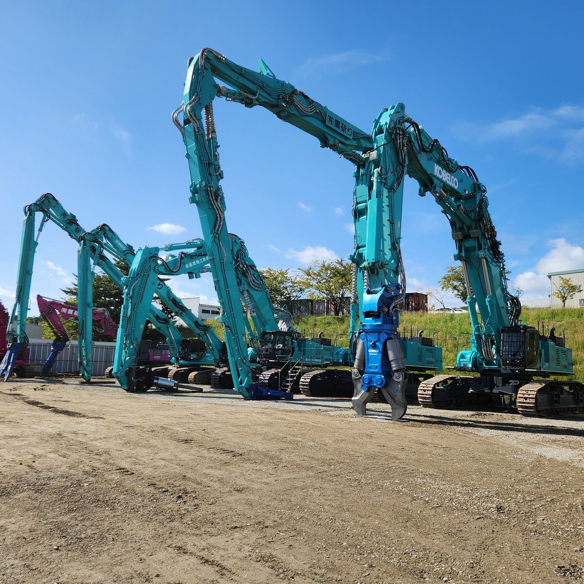Zcpwv9FHQA62565's tweet photo. (一)福島県解体工事業協会
2026年4月11日12日福島市において
解体機械のイベントを開催します
#Kaitai-GP
#解体工事
#解体機械
#コベルコ建機
#キャタピラー
#コマツ
#日立建機
#タグチ
#オカダ
#日本ニューマチック https://t.co/Rw05p9ITNM