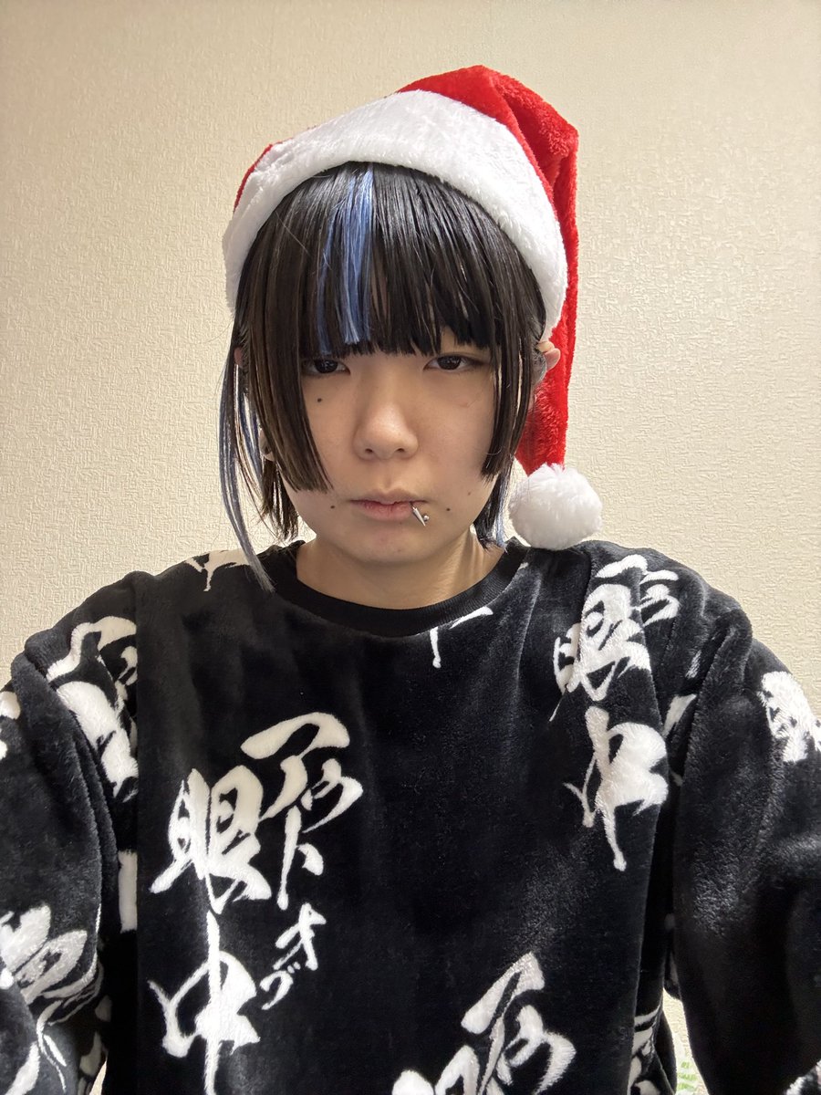 新たな障害ハットと服を購入した