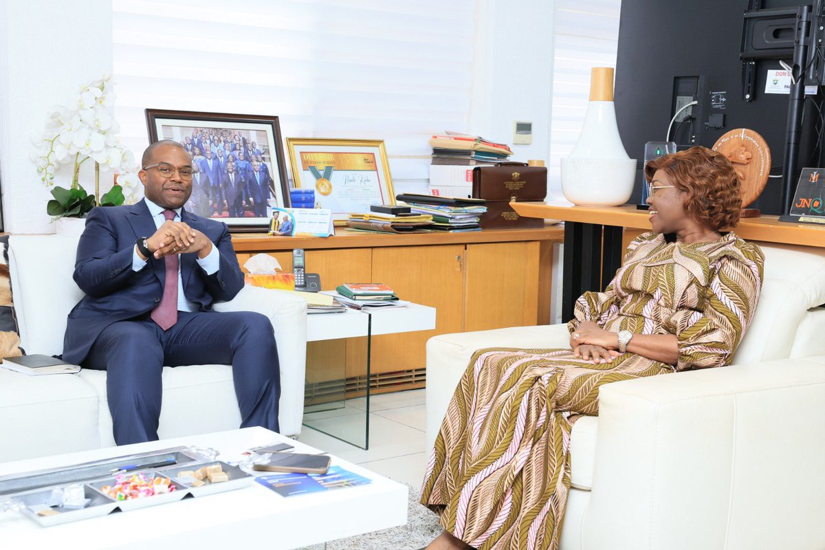 NialeKaba_Off's tweet image. Après le lancement de la Stratégie des Champions Nationaux, hier, j’ai reçu en audience M. @lkkoffi , PCA de AFG Holding. 
Un échange riche et concret. 

#NialéKaba #AFGBank #MEPD #GouvCi