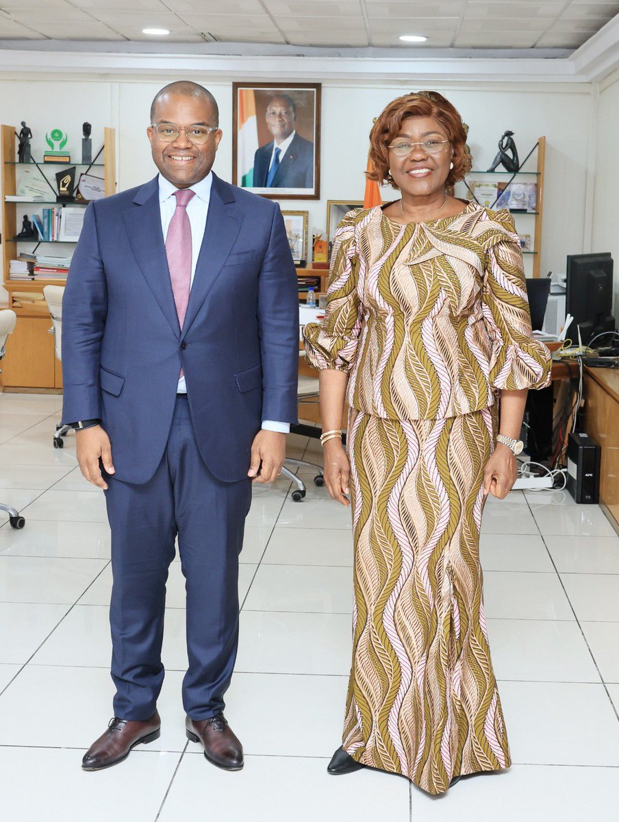 NialeKaba_Off's tweet image. Après le lancement de la Stratégie des Champions Nationaux, hier, j’ai reçu en audience M. @lkkoffi , PCA de AFG Holding. 
Un échange riche et concret. 

#NialéKaba #AFGBank #MEPD #GouvCi