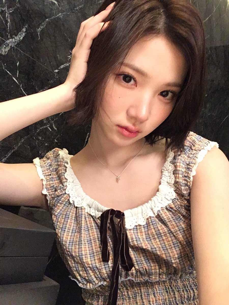 keyffelatte's tweet image. CHOI JIWOO?? AKU PINGSAN 😭😭