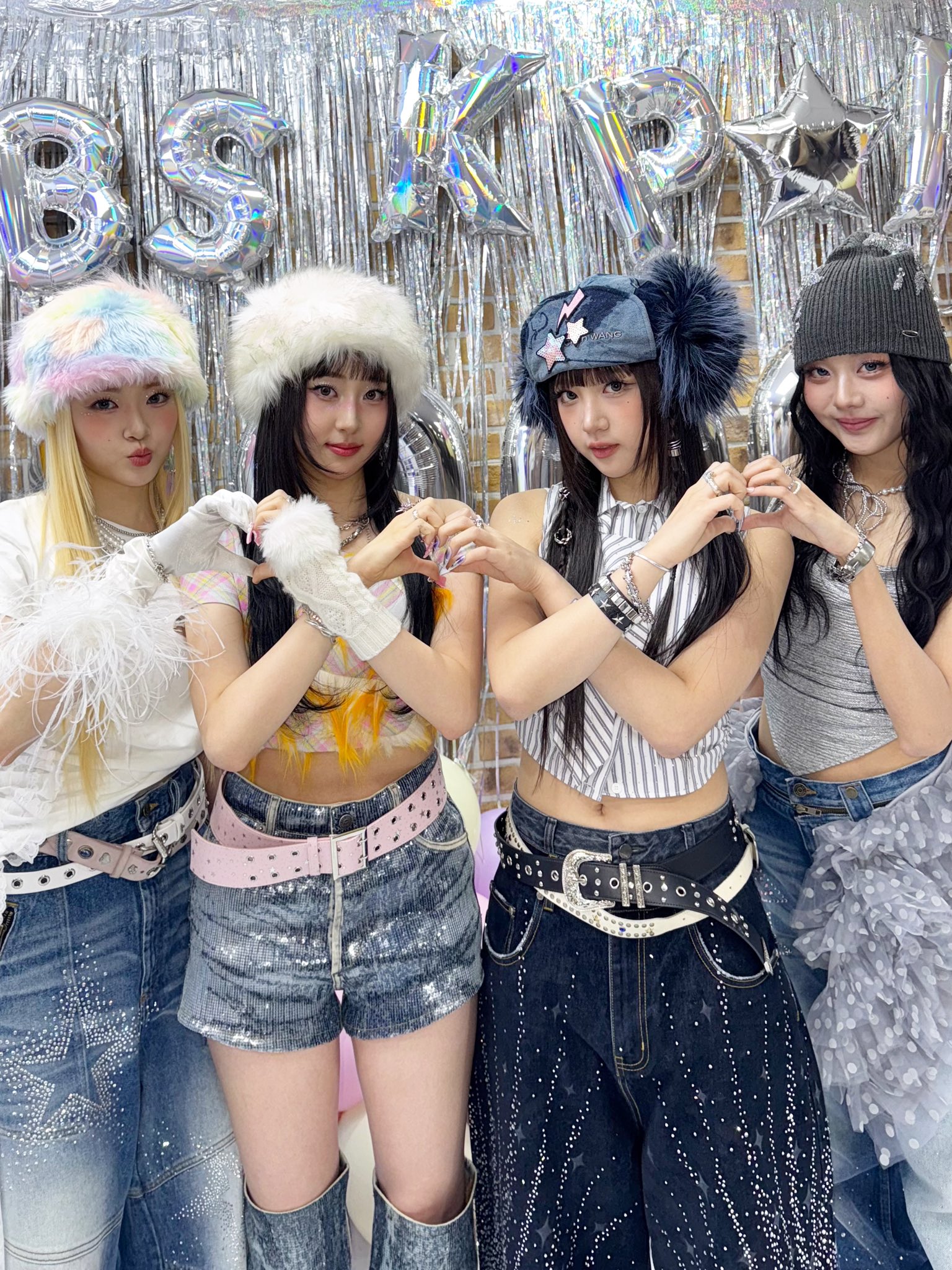 G7Z6ClpbcAEiMGx?format=jpg&name=large