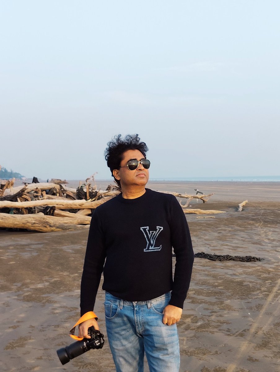 prodiptamaulik's tweet photo. Young man and the sea... 
#beachholiday #beach #holiday #beachlife #travel #vacation #beachvacation #beachvibes #familyholiday #summer #airbnb #staycation #travelgram #seaview #holidayhome #vitaminsea #weekendgetaway #bookingcom #cuticutimalaysia #beachday #kuantan #luxurytravel https://t.co/KNaubAmawT
