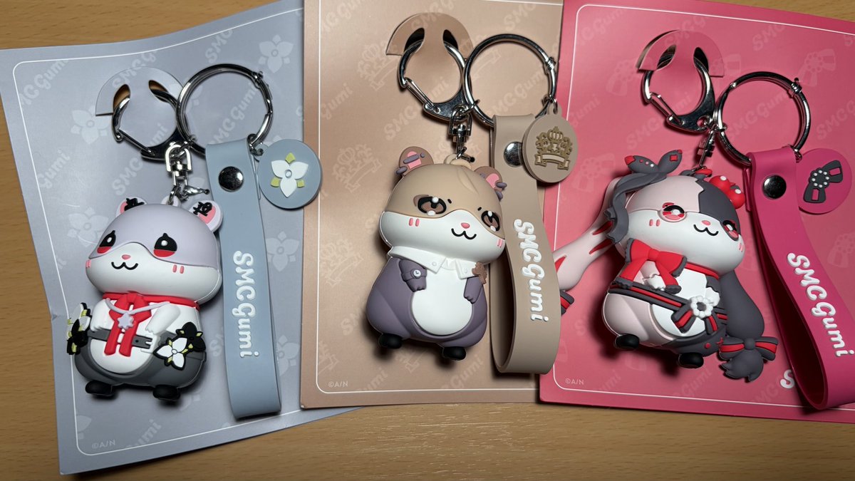 初めて買ったVのグッズ。 いや、ハムは欲しいだろう…？