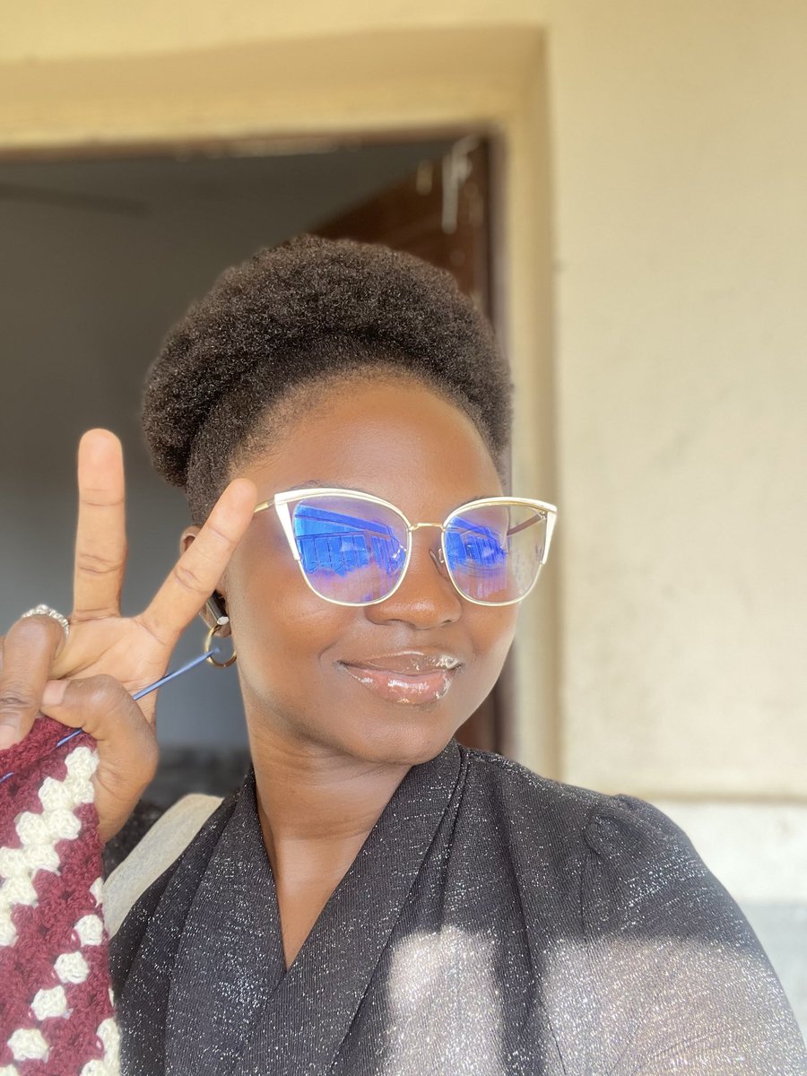 _ndini_'s tweet photo. Friday focus, the focus is me😌 https://t.co/ZjaIXoZuoD