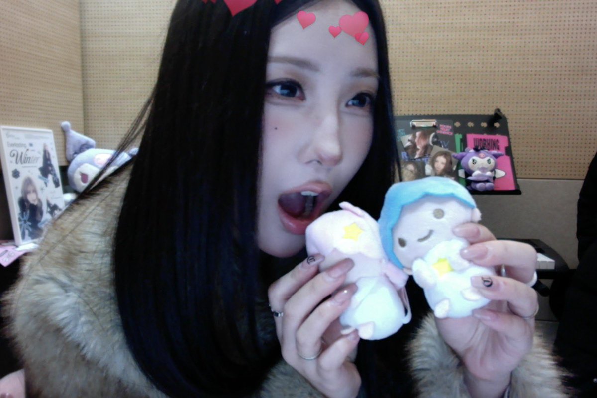 purplebunny1205's tweet image. 채영아 생일추카해💗💗💗

#채인이와_영원할_계절
#채인 #퍼플키스 #이채영