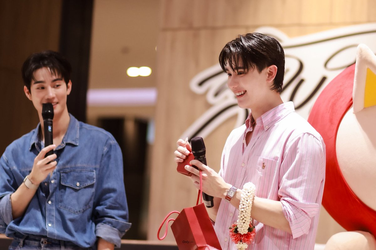 25.12.05 ⟢[🦊🍅] 

ขอโอ่งคับ ไม่ได้จะร้องไห้นะ จะกรี๊ดดดดด 😍

FORCEBOOK MOS EP1

#MelodyOfSecretsEP1