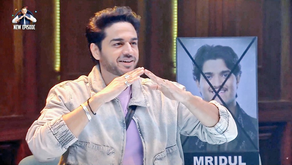 Zenux37's tweet photo. Who is your favourite should win #BiggBoss19 trophy..!!?🔥🏆

RT.                                            Like
#GauravKhanna.                 #AmaalMallik https://t.co/vs4r2y31kq