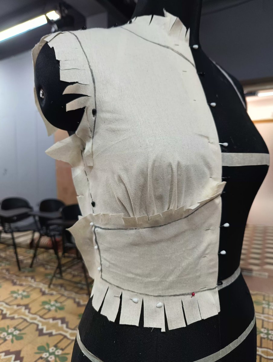 ArishaOishy's tweet photo. #draping #DRAPLINE #Pattern #patterndesign #FashionGoals #fashionstyle #FashionDeals #designer #designtutorials #bodysuits #dressup #clothes #fabric #front #back #DIY #art #artwork #artist #draw #drawing #Creators #basicfit #Creative #work #TOPS #basic #corset #FridayVibes #pinup https://t.co/zS5vRrGG32