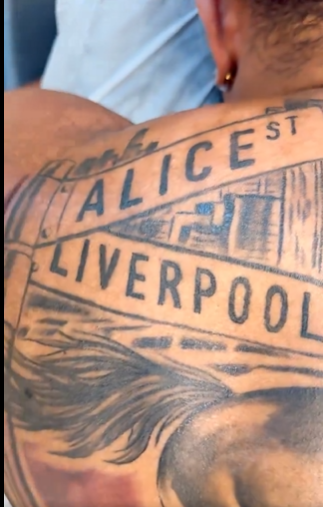 The Shoe tweet media