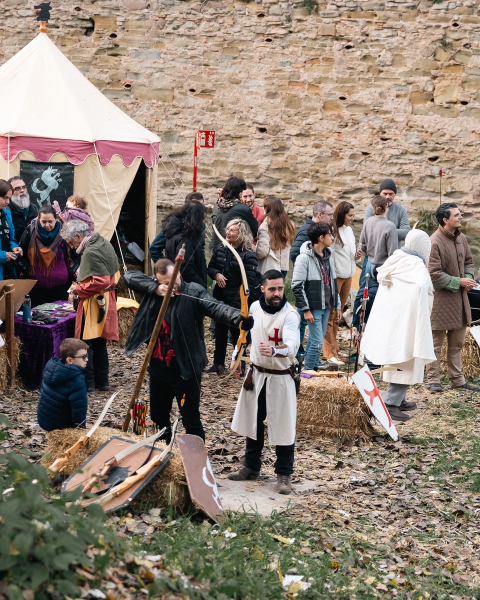 Mercat Medieval Vic tweet media