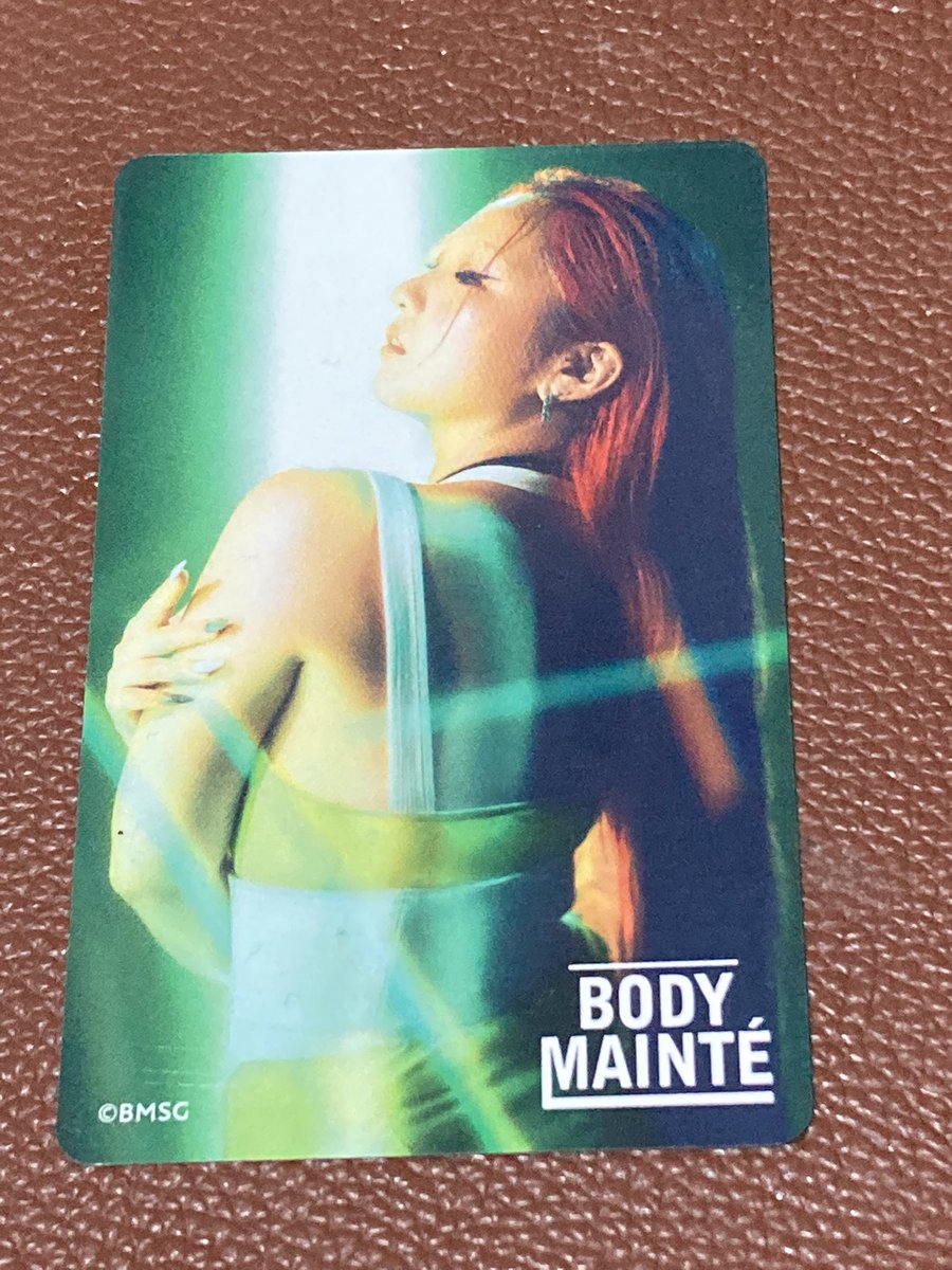 スポドリ4本買うとHANAのカード一枚もらえる🤗 わたしはチカちゃんで