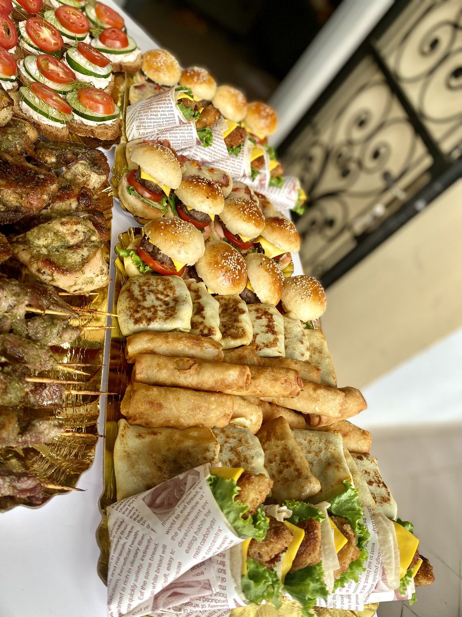 It’s tiimeeee!

Commandez vos bûches traditionnelle ou glacée et plateaux de mignardises pour noël🥰🥰🔥.

Une seule adresse Ydal nous sommes situés à Douala logpom 

Pour commander : 694415999 appel et whatsap