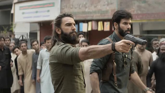 Some shots in #Dhurandhar feel like they’re asking you: what part of you is still angry? What part is still alive? #RanveerSingh just proved is a ball of fire.