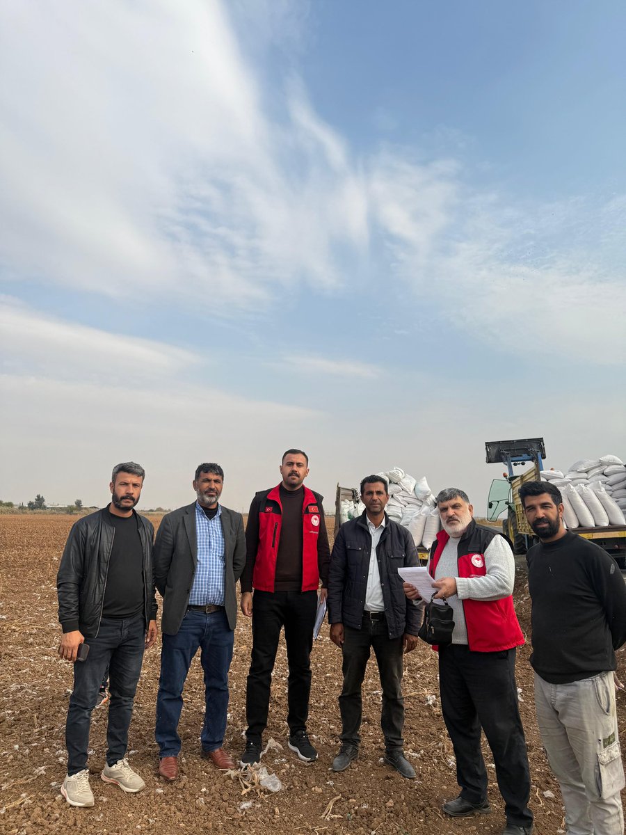 Cuma buluşmaları kapsamında Konuklu, Sırrın, Boydere ve Altıntepe mahallerimizde toplantı yapıldı. 2026 ÇKS başvurusu, yeni destekleme miktarları, münavebe,  Tarım Sigortası (TARSİM) hakkında çiftçilerimiz bilgilendirildi. <a href="/ibrahimyumakli/">İbrahim Yumaklı</a> <a href="/faruk_bozova/">Faruk Çetiner</a> <a href="/TCTarim/">T.C. Tarım ve Orman Bakanlığı</a> <a href="/haliliyegovtr/">Haliliye Kaymakamlığı</a>