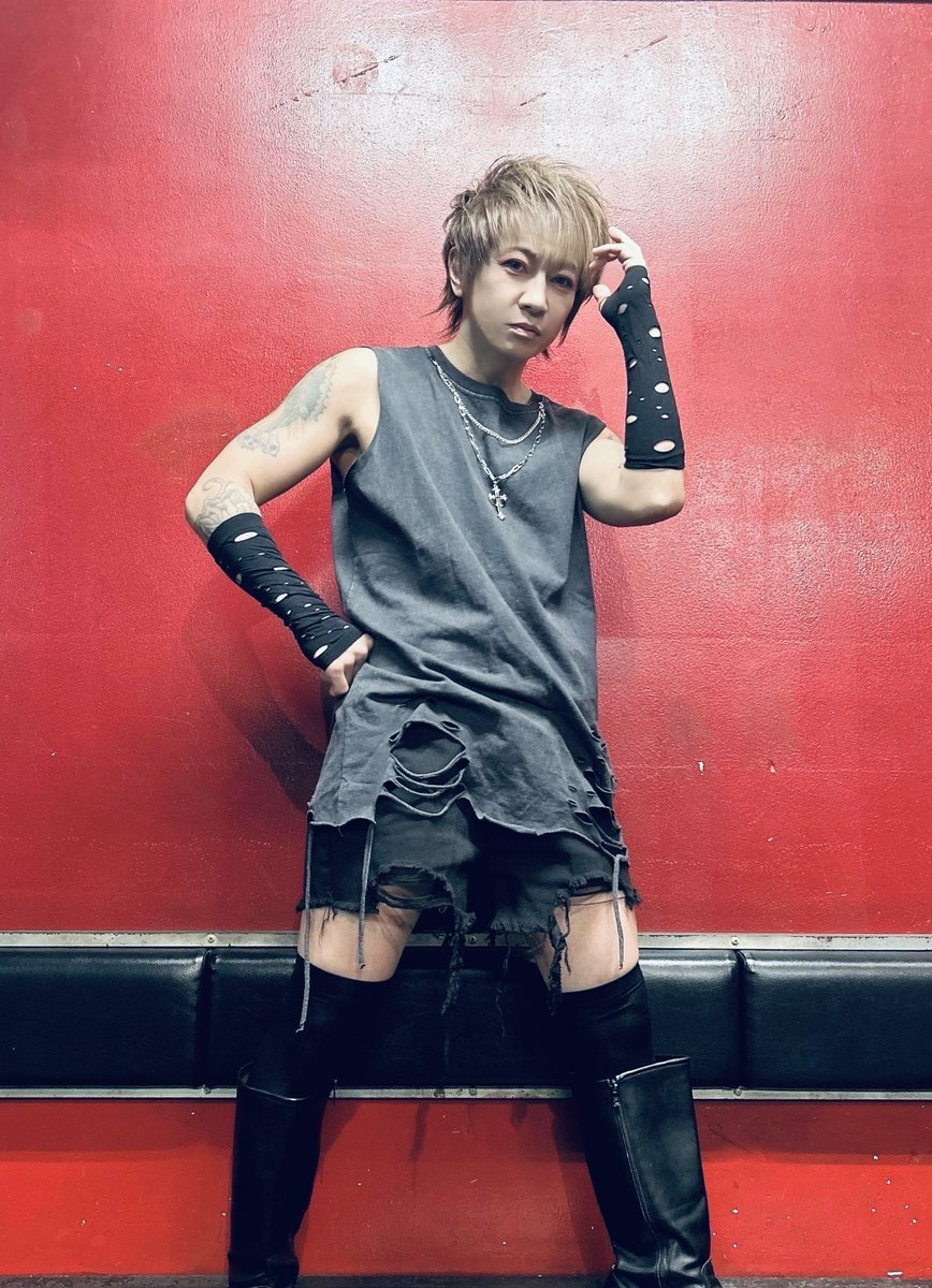 daishi_kajinaga's tweet photo. Psycho le Cému
FC「クロノス」限定 東名阪TOUR
OSAKA VISUAL WORLD
〜雁字搦めの夜想曲〜
2025年12月5日心斎橋DROP

サイコルシェイムだって
ヴィジュアル系できるんやで
いかがかしら

#サイコルシェイム
#PsycholeCému https://t.co/oYxBIZHJS7